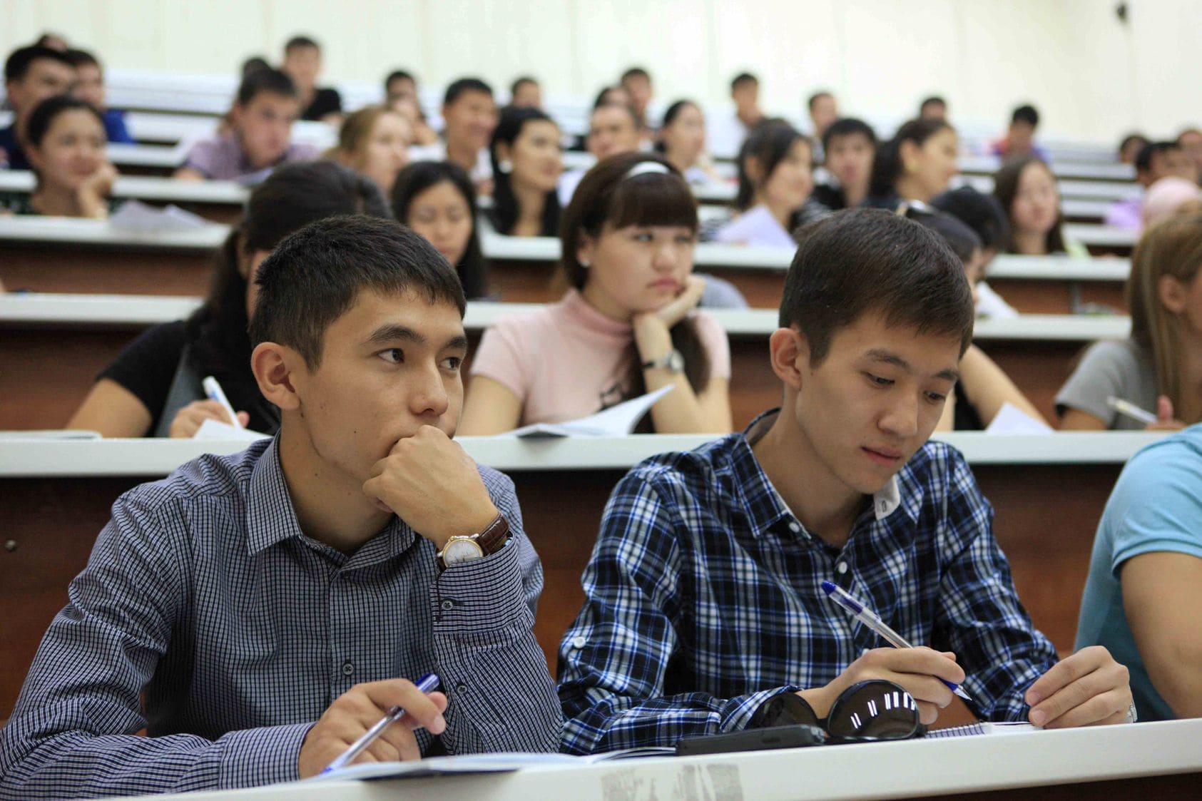 kak kazahstanskim studentam proshche popast v rossiyu