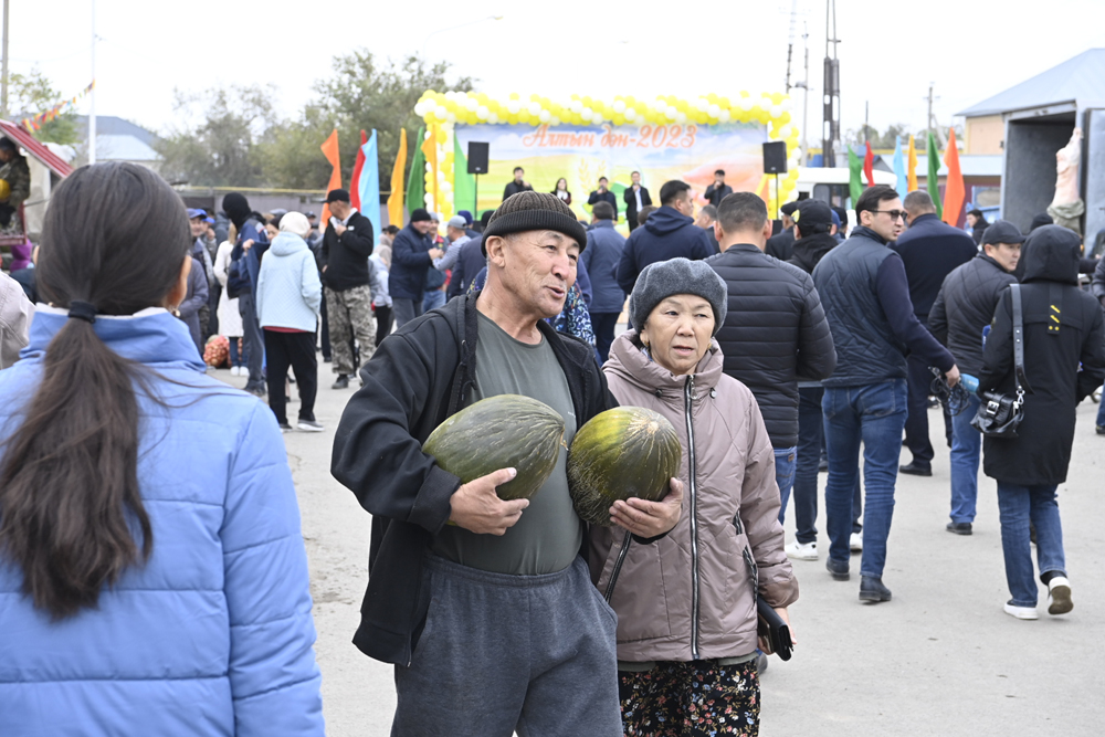 Подходи, народ, ярмарка зовет! 3 9 5