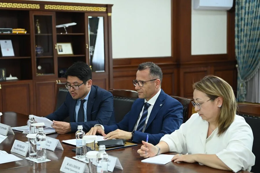 Глава региона встретился с руководителем Странового офиса ВОЗ в Казахстане 3 497862397 993528609635050 502616