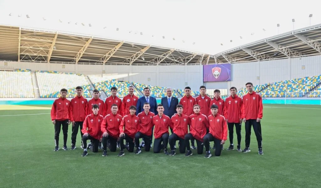 Глава государства посетил Центральный стадион в Кызылорде 3 1000103741