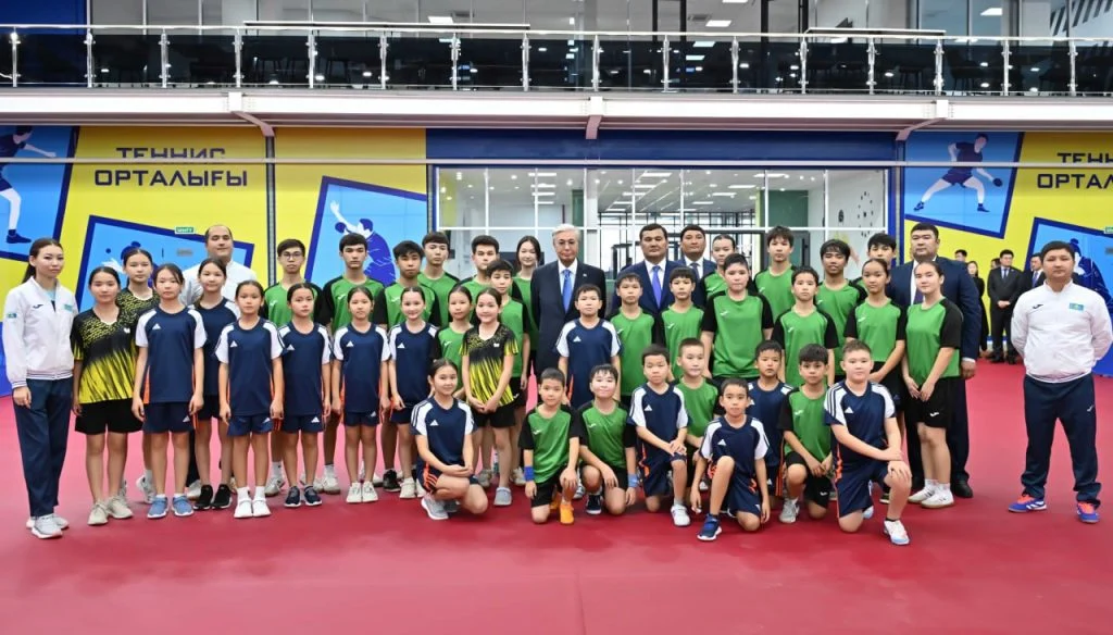 Касым-Жомарт Токаев посетил Центр настольного тенниса 4 1000103821