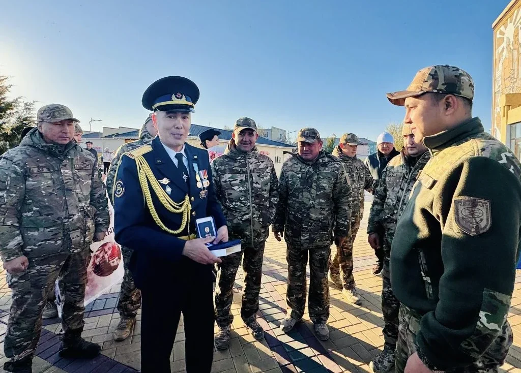 Пожарный из Кызылорды награжден медалью «Ерлігі үшін» 2 573359112 3077673375774826 2827254039705282495 n e1761634129859