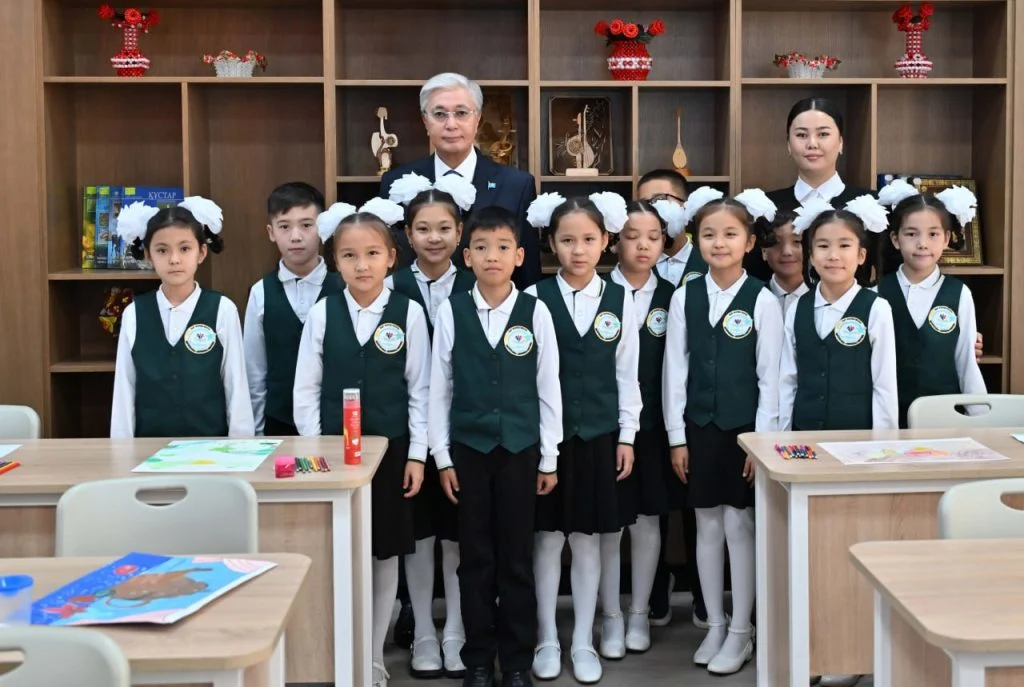 Глава государства ознакомился с деятельностью творческо-инновационной академии «Сыр жұлдыздары» 5 a2dae51c d2df 4d7b b180 2fbc418aa26d