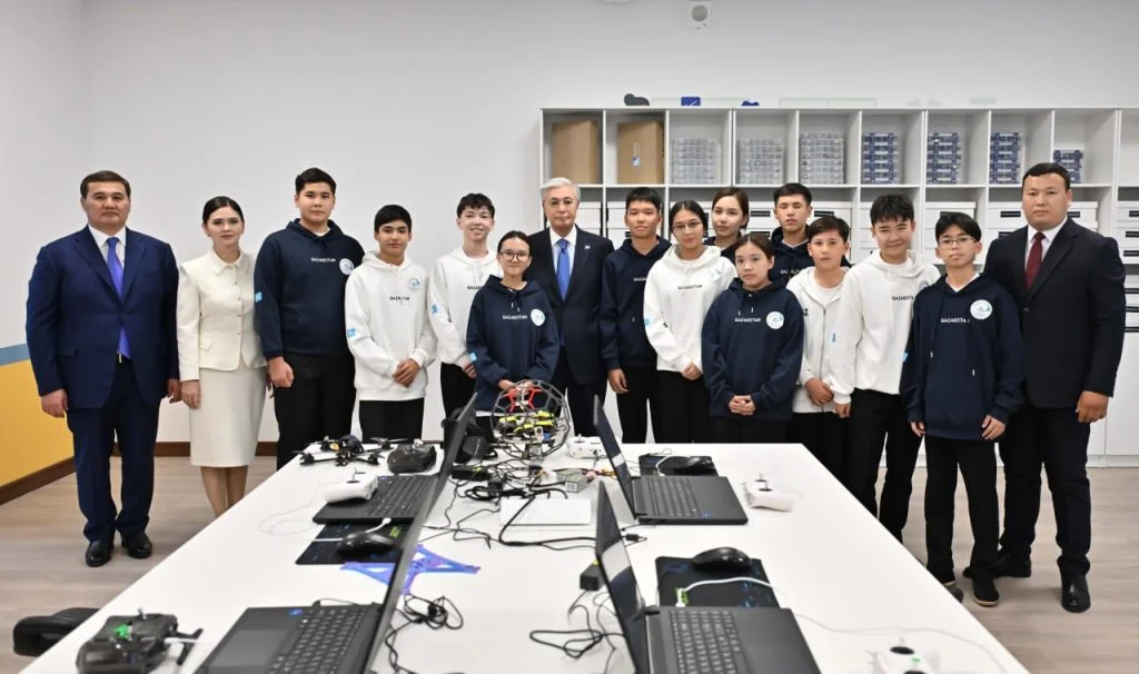 Глава государства ознакомился с деятельностью творческо-инновационной академии «Сыр жұлдыздары» 2 fc3459af 18e9 408d aa72 5604c944edae