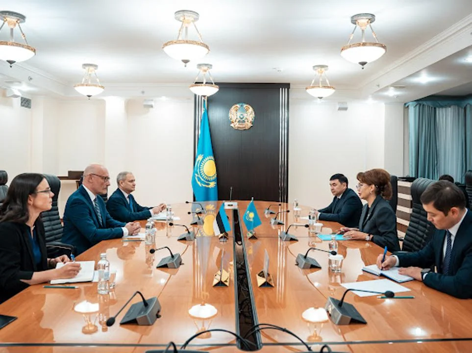 Олжас Бектенов обсудил с представителями США торгово-экономическое сотрудничество 2 gluster 2025 10 28 3e3f126f711f20de57a17784e830b14e 1280x720 1