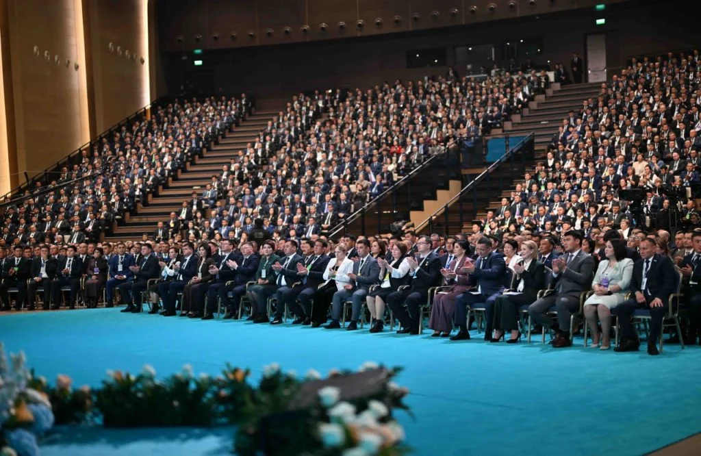 Президент: «Процесс обновления кадров проходит во всех ветвях власти и на всех уровнях» 2 ffcde8c9 8fa1 4d31 97ba 803c8b471bd4