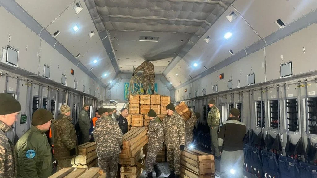 Казахстан направил гуманитарный груз в Афганистан 2