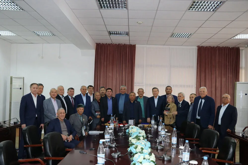 605742849 4363996280589633 80037