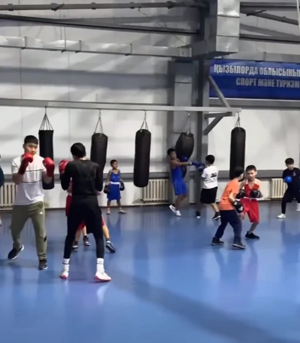 В Кызылорде Камшыбек Кункабаев провел тренировку для юных боксеров 2 untitled 2 copy 2