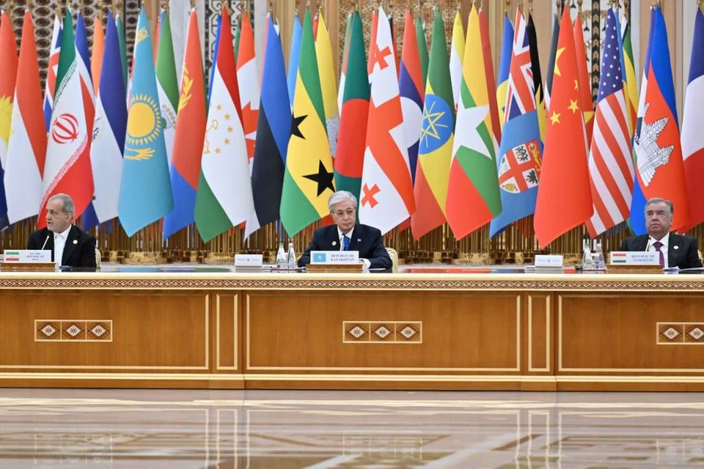 Глава государства принял участие в работе Форума, посвященного Международному году мира и доверия, 30-летию постоянного нейтралитета Туркменистана 2 whatsapp image 2025 12 12 at 15.04.07