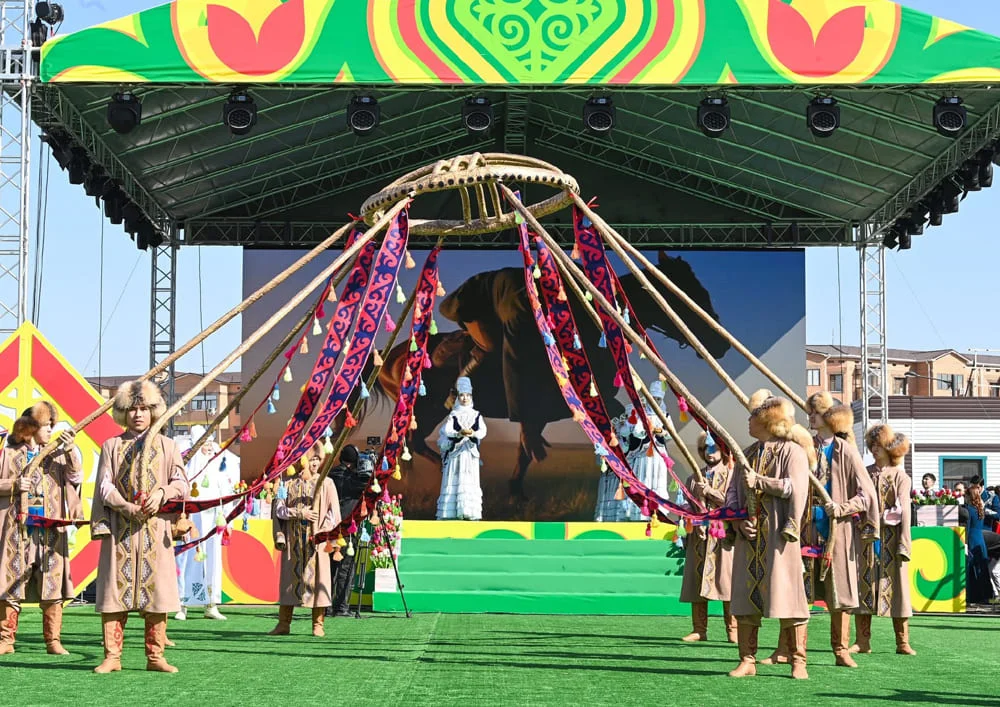 Символ обновления, единства и добра 3 3 7