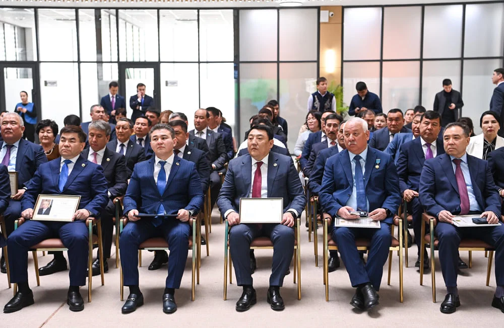 За вклад в референдум 2 4 7