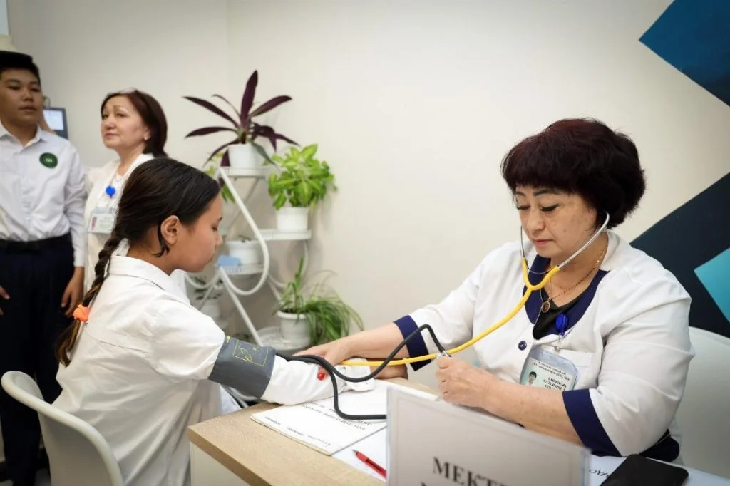 В школах страны прошел общереспубликанский открытый урок здоровья «Мен таңдаған жол» 1