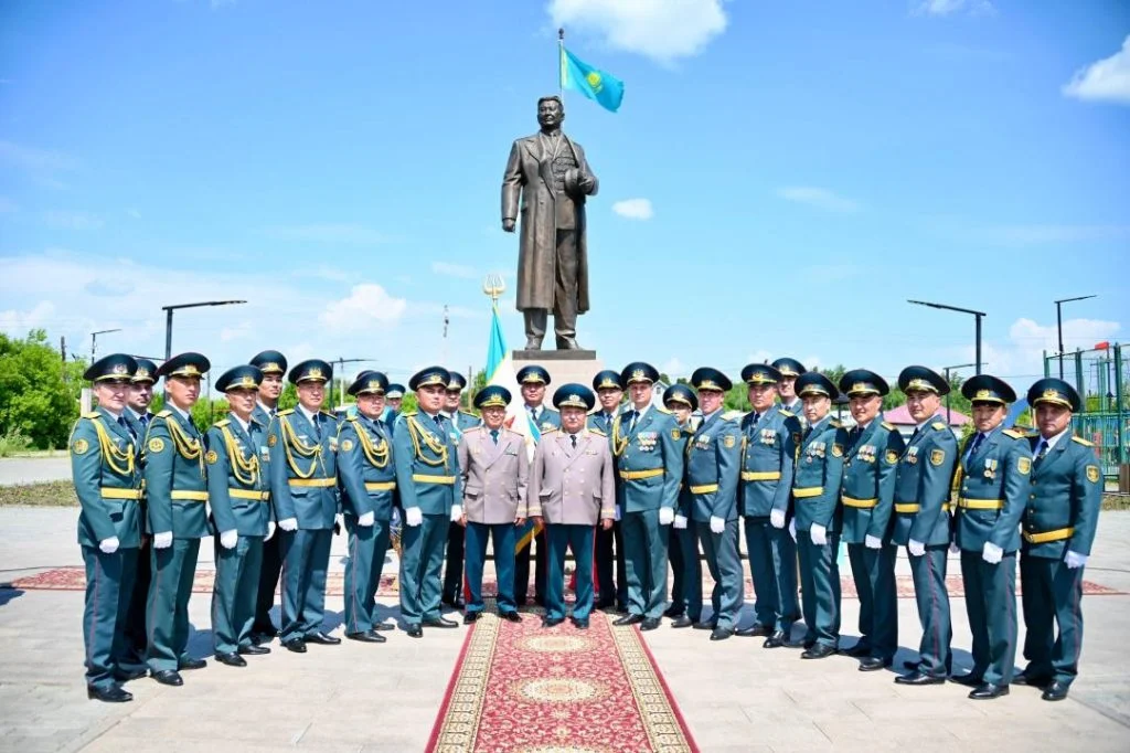Казахстанские военнослужащие почтили память Сагадата Нурмагамбетова 1